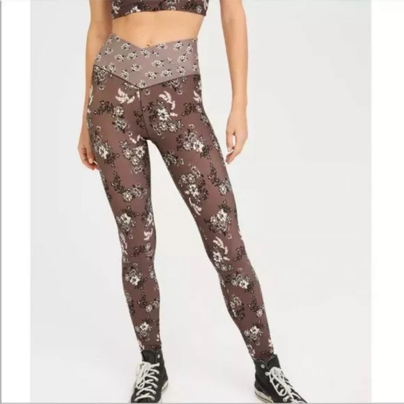 Aerie floral mauve crossover leggings 7/8 length size small - Picture 2 of 8